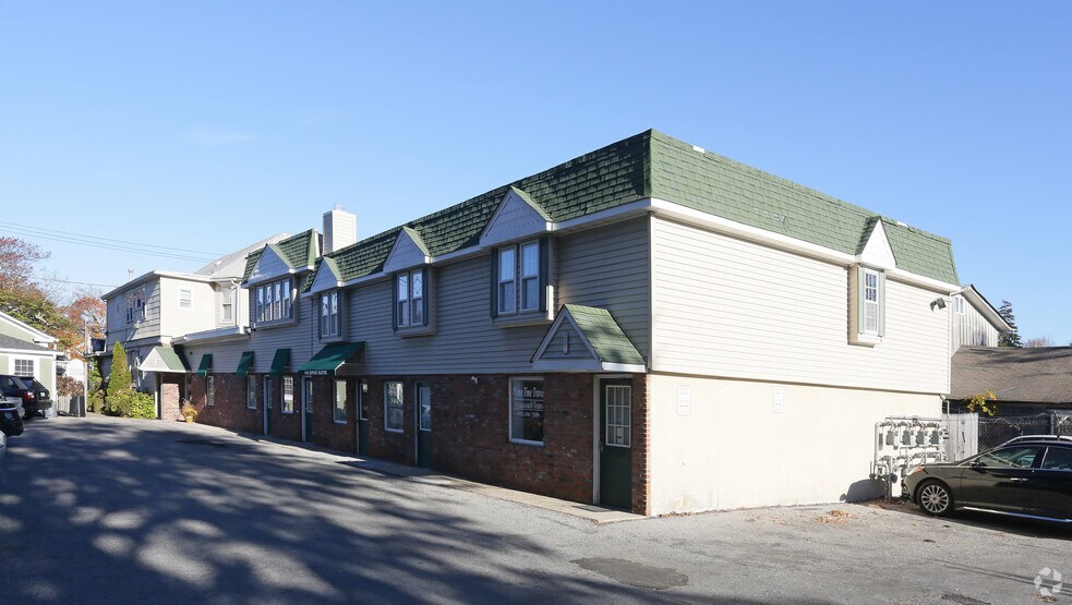 146 S Country Rd, Bellport Village, NY for lease - Building Photo - Image 3 of 5