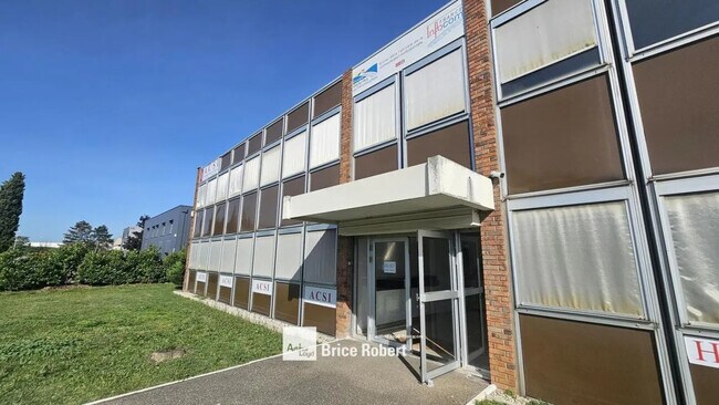 Location Bureaux 117 m² à 234 m²