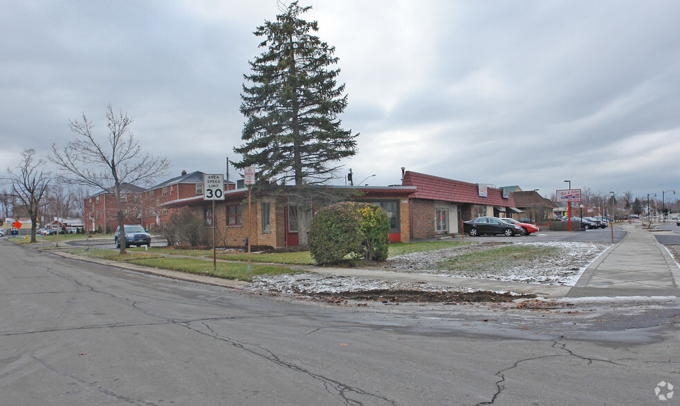 2081 Kensington Ave, Buffalo, NY for sale - Primary Photo - Image 3 of 7