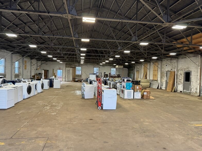 87 Whiting St, Plainville, CT for sale - Building Photo - Image 2 of 5