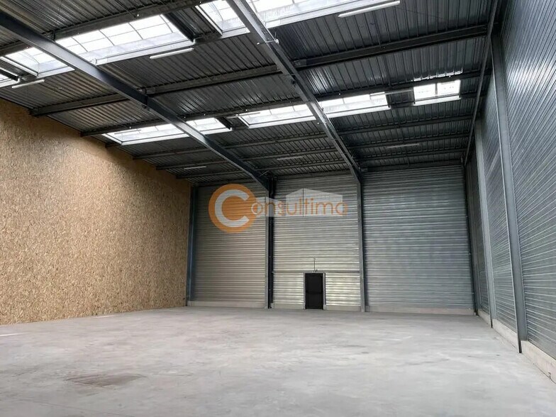 Flex in Andernos-les-Bains for lease - Interior Photo - Image 3 of 5