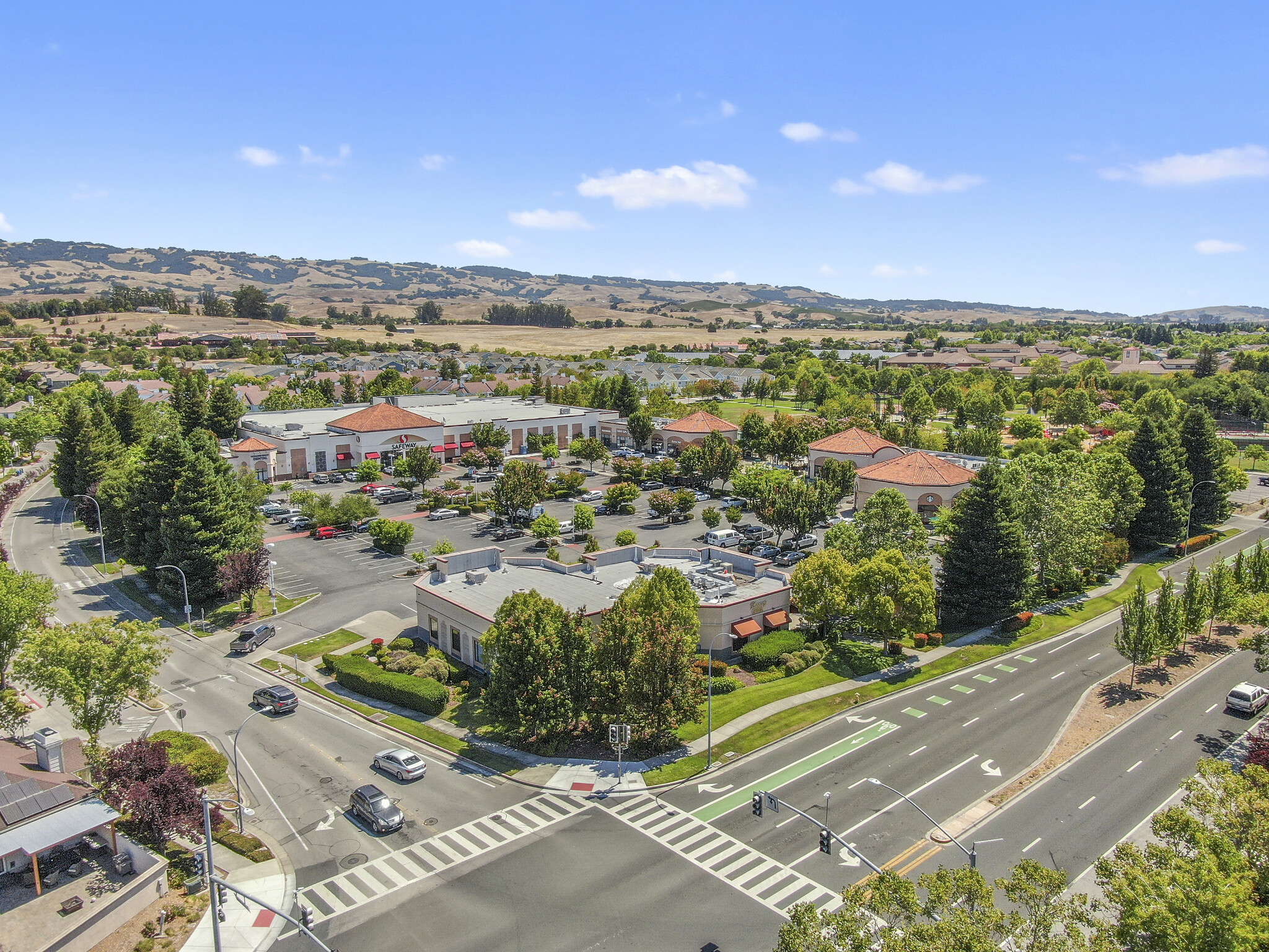 701 Sonoma Mountain Pky, Petaluma, CA 94954 - Leghorn Marketplace | LoopNet