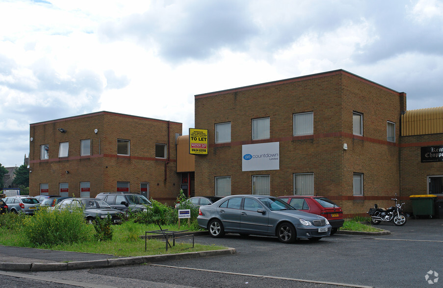 Sir Thomas Longley Rd, Rochester for lease - Building Photo - Image 3 of 11