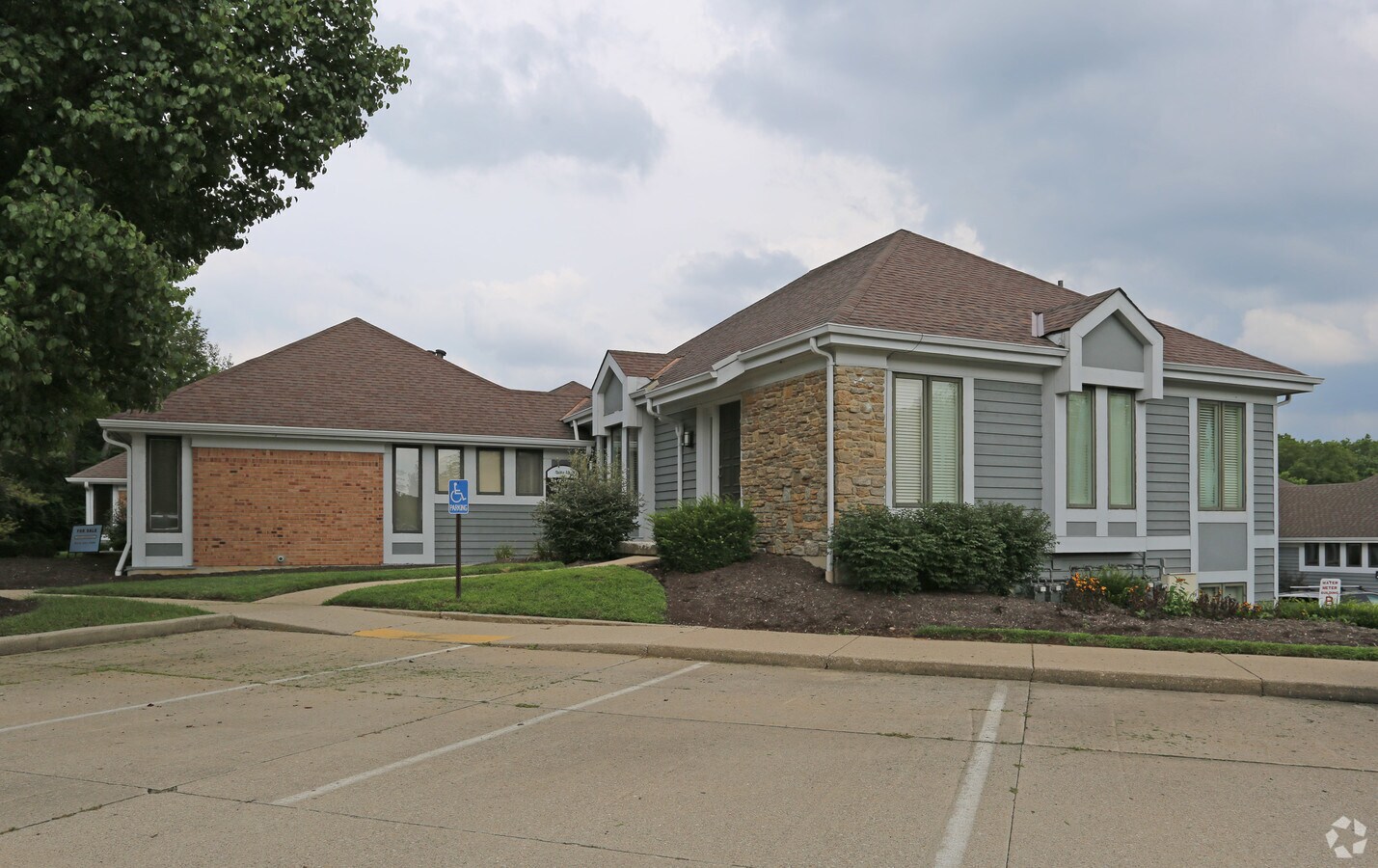 9200 Montgomery Rd, Montgomery, OH 45242