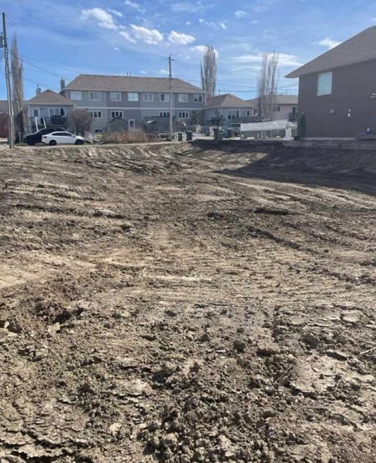 111 5th Av, Strathmore, AB for sale Primary Photo- Image 1 of 1