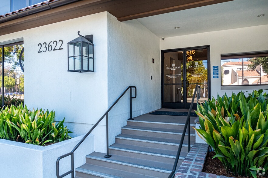 23622 Calabasas Rd, Calabasas, CA for lease - Building Photo - Image 2 of 4