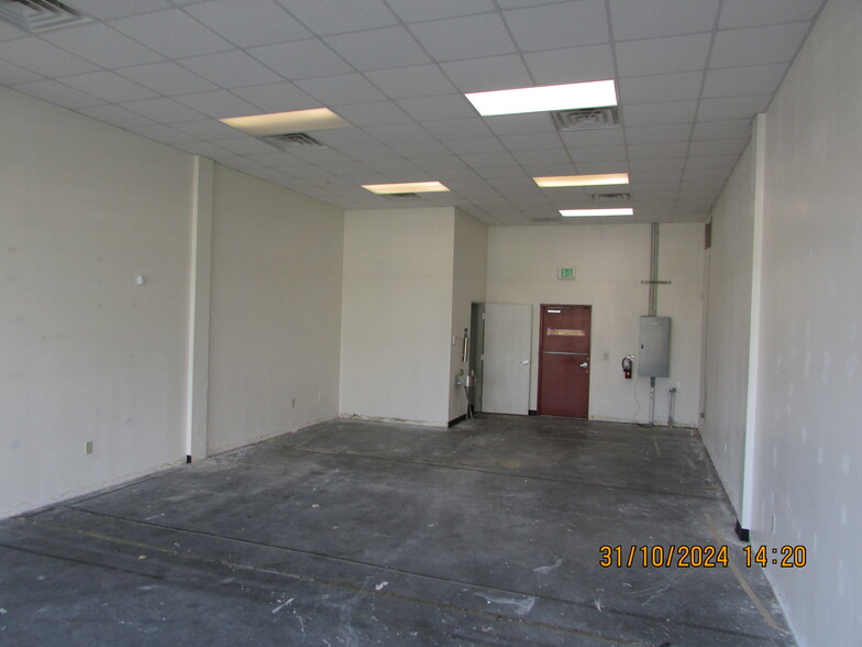 19970-19976 S Tamiami Trl, Estero, FL for lease - Interior Photo - Image 2 of 12