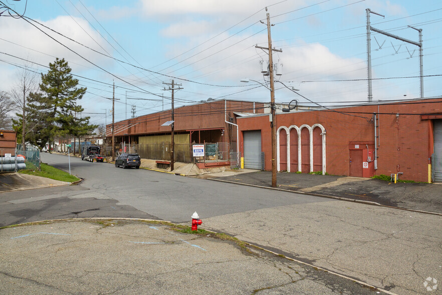 169-193 Highland Pky, Roselle, NJ for sale - Building Photo - Image 2 of 5