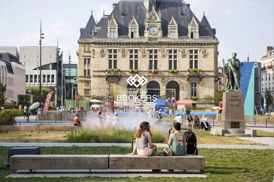 Retail in Vincennes for lease - Building Photo - Image 2 of 3