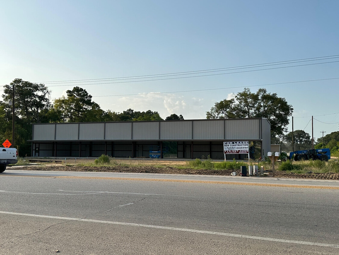 18491 Highway 105, Cleveland, TX for lease Building Photo- Image 1 of 4