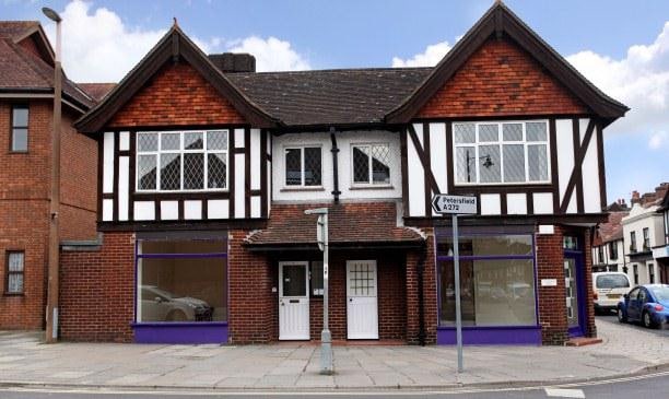 2 Petersfield Rd, Midhurst for sale Primary Photo- Image 1 of 1