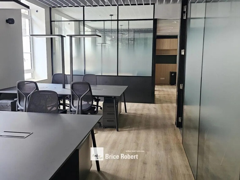 77 Rue De Sèze, Lyon for sale - Interior Photo - Image 3 of 15