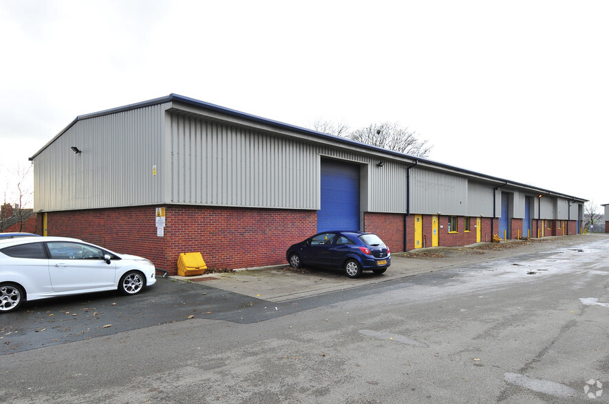 Burley Rd, Leeds for lease - Primary Photo - Image 1 of 4