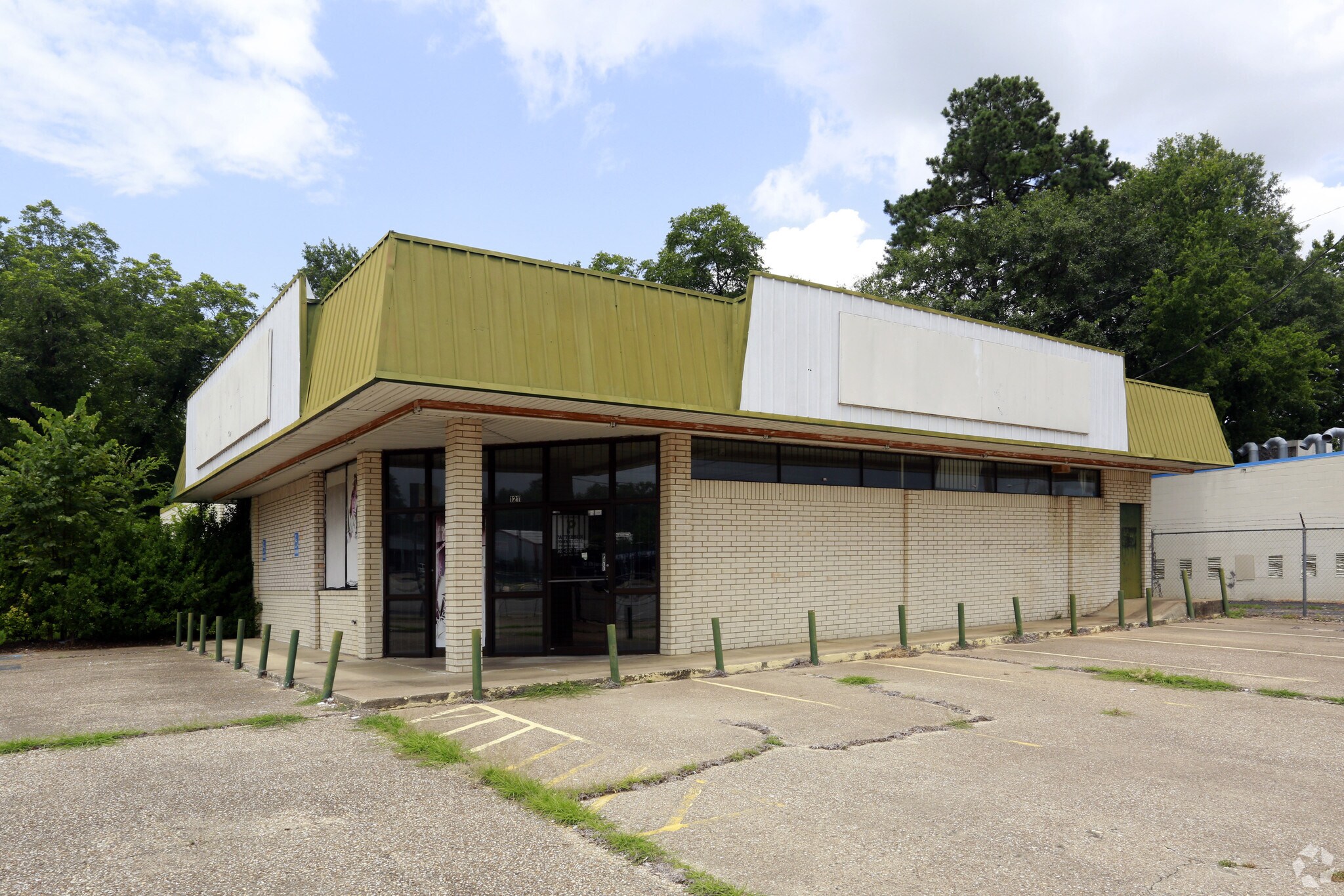 1211 W Gentry Pky, Tyler, TX for sale Primary Photo- Image 1 of 1