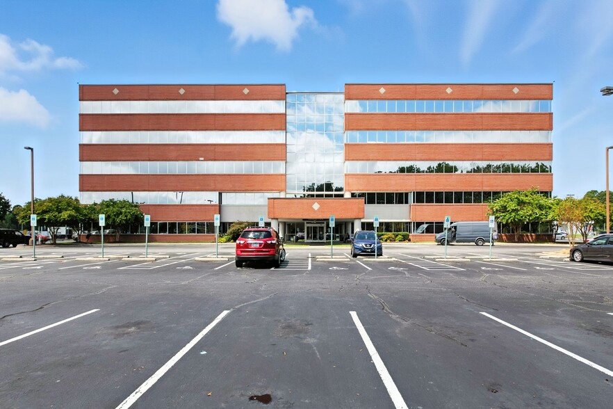 901 N Winstead Ave, Rocky Mount, NC for lease - Building Photo - Image 2 of 13