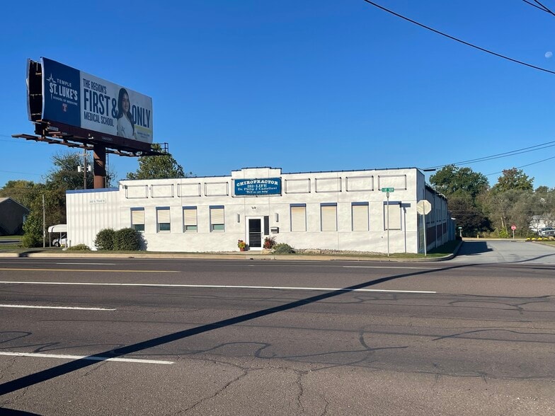202 S 3rd St, Coopersburg, PA for lease - Building Photo - Image 1 of 15