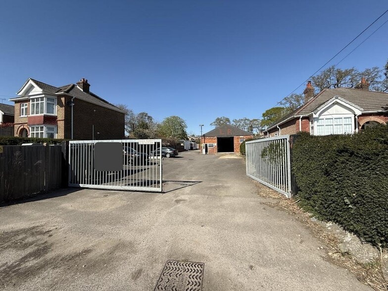 10 Lovedean Ln, Waterlooville for lease - Building Photo - Image 2 of 40