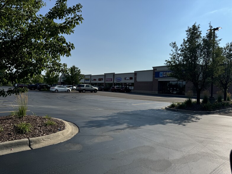 15250-15284 Silver Pky, Fenton, MI for lease - Building Photo - Image 2 of 10