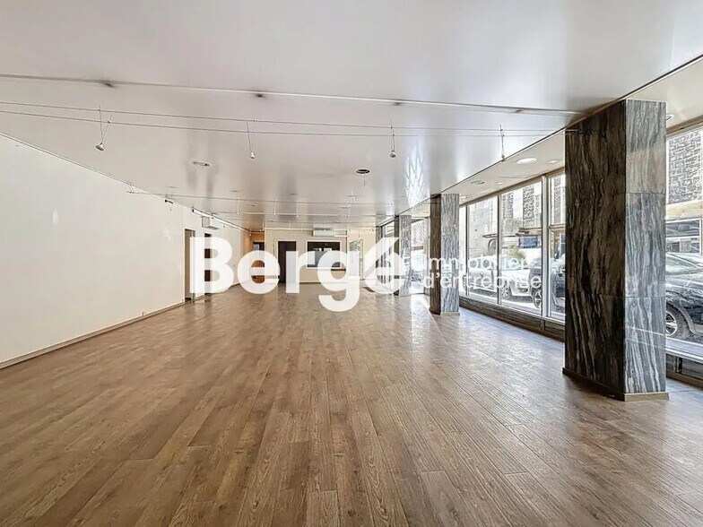 Retail in Nice for sale - Interior Photo - Image 2 of 8