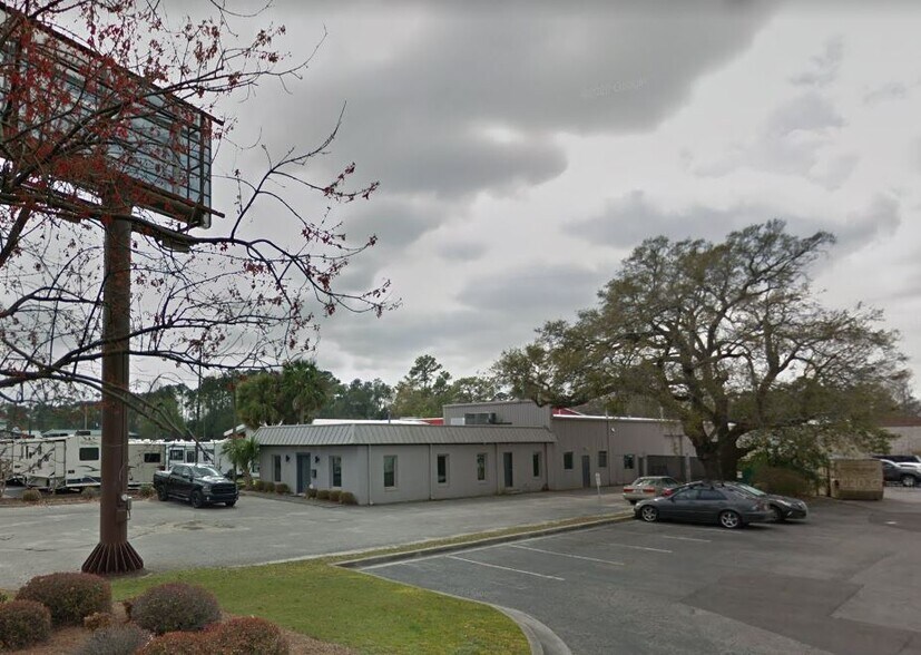 1530 S College Rd, Wilmington, NC 28403