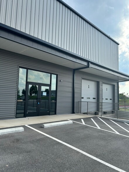 260 Grant Place, Lowell, AR for lease - Building Photo - Image 2 of 6