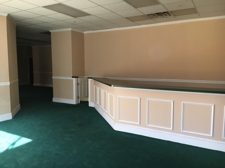 1527-1539 Greenup Ave, Ashland, KY for lease - Interior Photo - Image 2 of 7