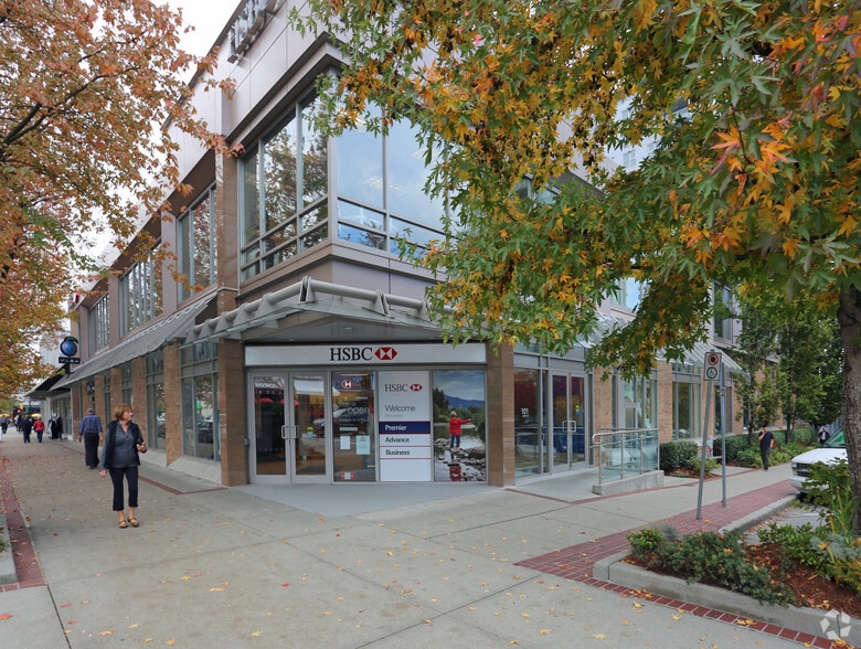 1567-1577 Lonsdale Ave, North Vancouver, BC for lease - Primary Photo - Image 1 of 5