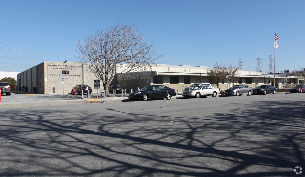1800 Rollins Rd, Burlingame, CA for lease - Building Photo - Image 3 of 3