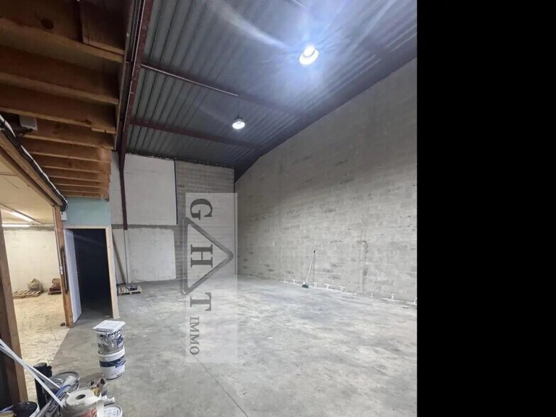 Industrial in Gretz-Armainvilliers for lease - Interior Photo - Image 1 of 8