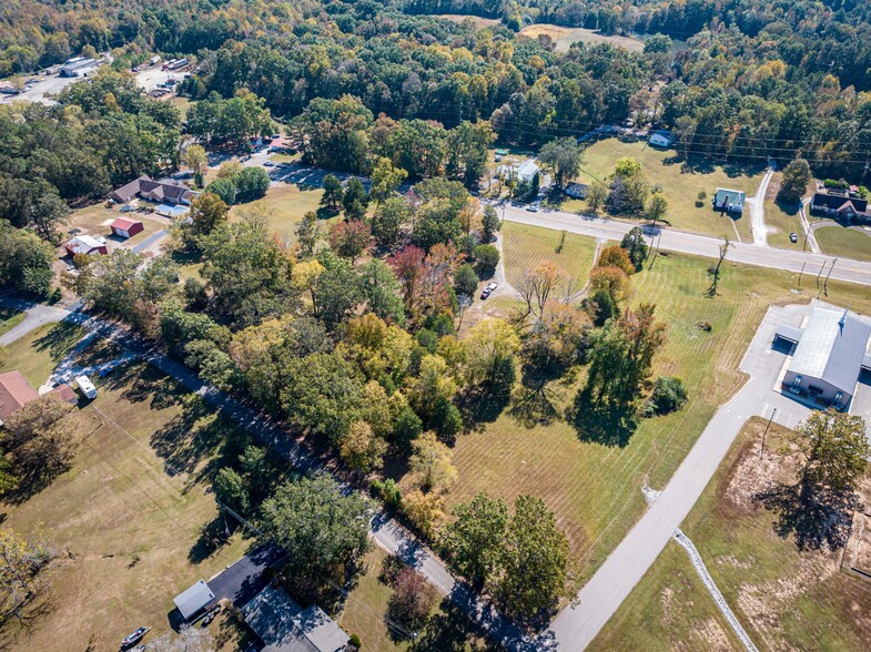 1114 W Main St, Parsons, TN for sale - Building Photo - Image 3 of 15