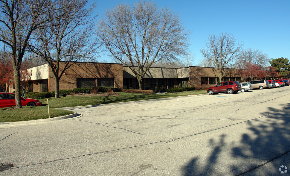 245 W Roosevelt Rd, West Chicago, IL for lease - Building Photo - Image 1 of 4