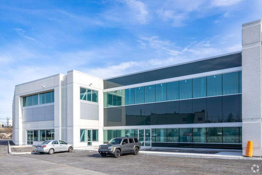 922-926 St Jacques Paschini, Bois-des-filion, QC for lease - Building Photo - Image 2 of 10