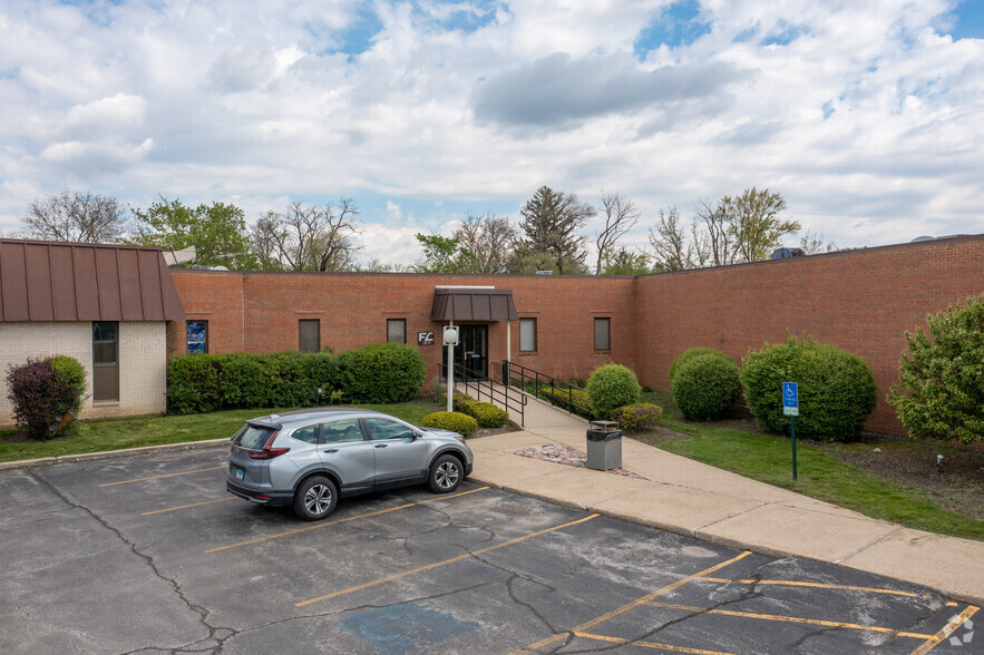 3235-3345 Vollmer Rd, Flossmoor, IL for lease - Building Photo - Image 3 of 32