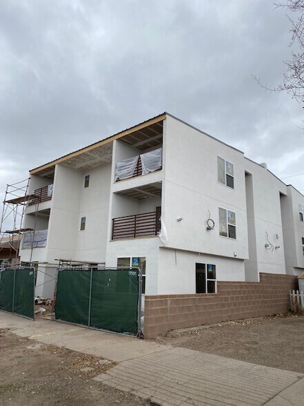 615 Iron Ave SW, Albuquerque, NM for sale - Building Photo - Image 1 of 8