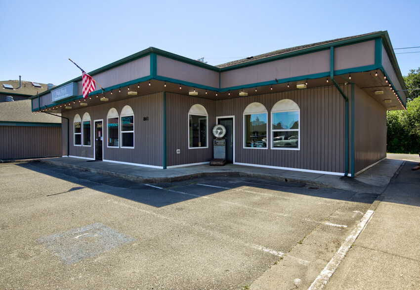 861 Point Brown Ave NW, Ocean Shores, WA for sale - Primary Photo - Image 1 of 1