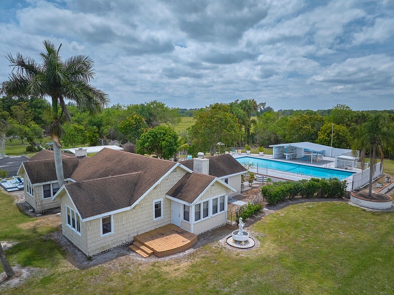 14601 Orange Ave, Fort Pierce, FL for sale - Primary Photo - Image 1 of 28