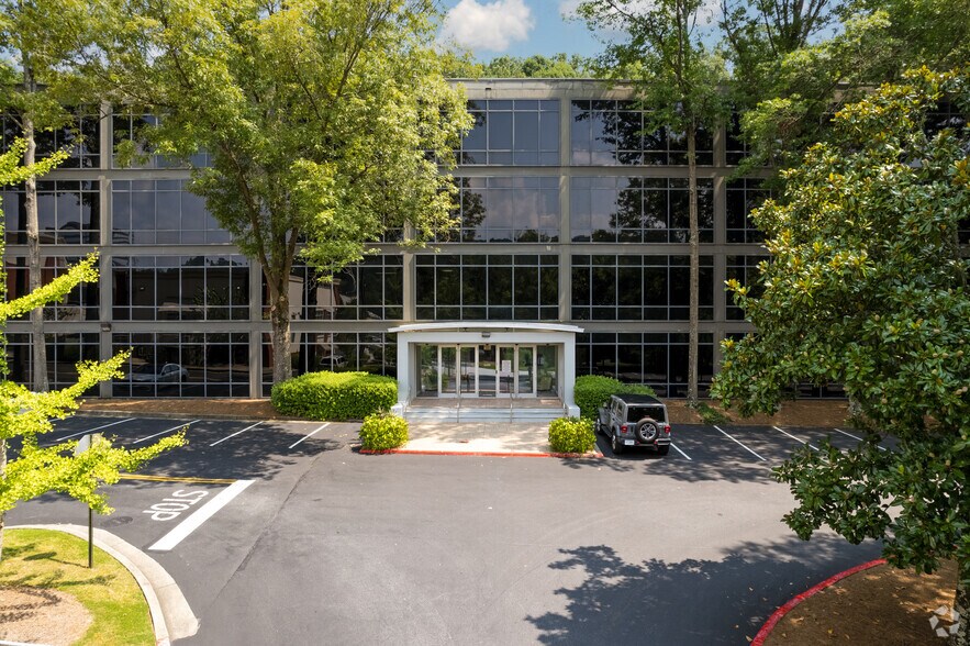 6400 Powers Ferry Rd NW, Atlanta, GA for lease - Building Photo - Image 1 of 12