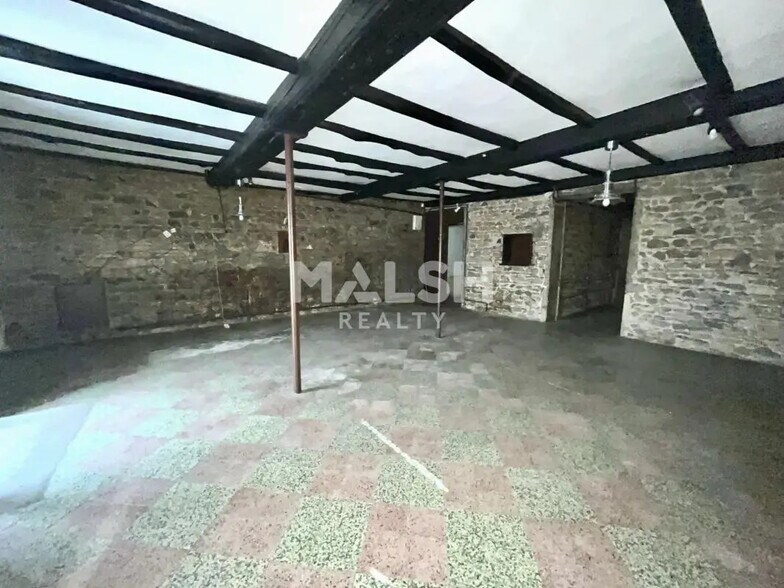 Retail in Lyon for lease - Interior Photo - Image 2 of 4