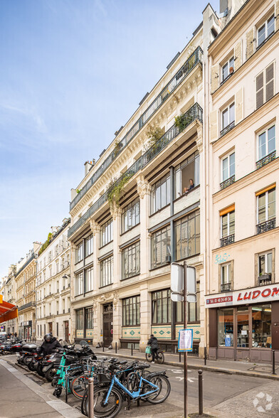 Multifamily in Paris for sale - Building Photo - Image 2 of 3