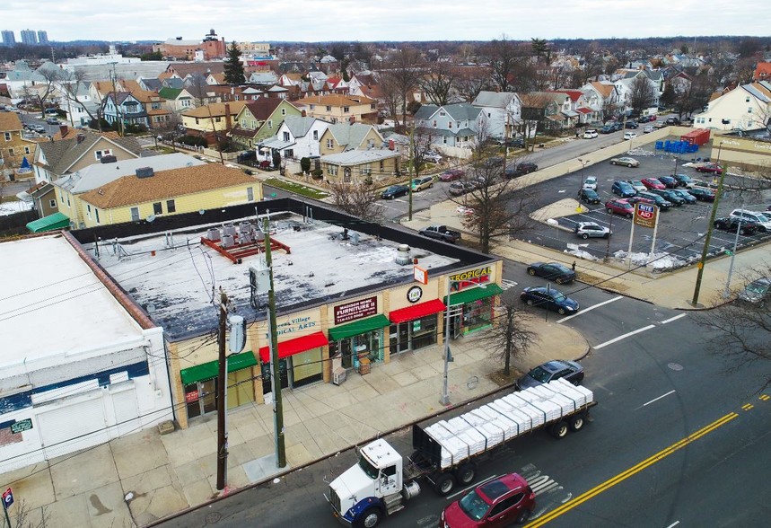 21787-21795 Hempstead Ave, Jamaica, NY for lease - Building Photo - Image 3 of 4