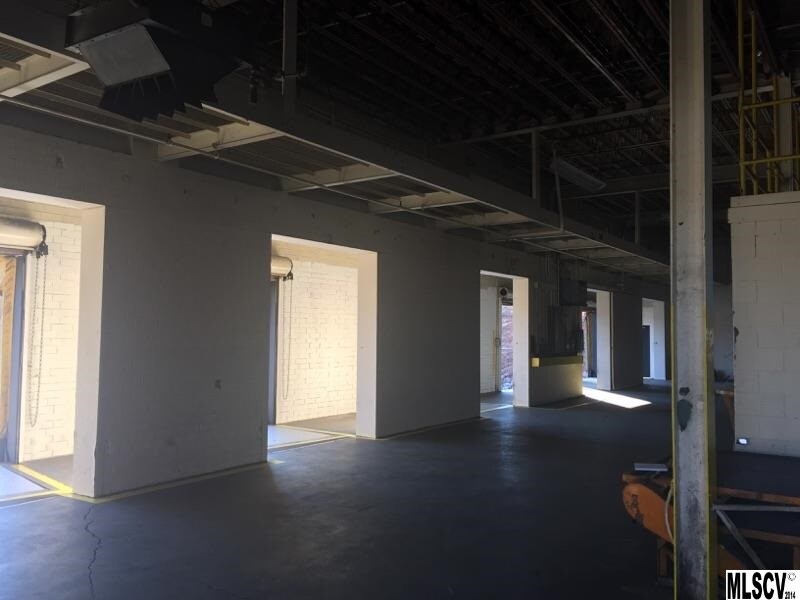 1170 West Ave NW, Lenoir, NC for sale Interior Photo- Image 1 of 1