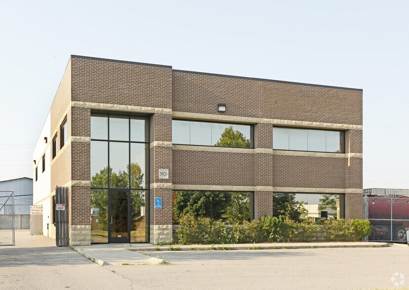 5920 Commerce Dr, Westland, MI 48185