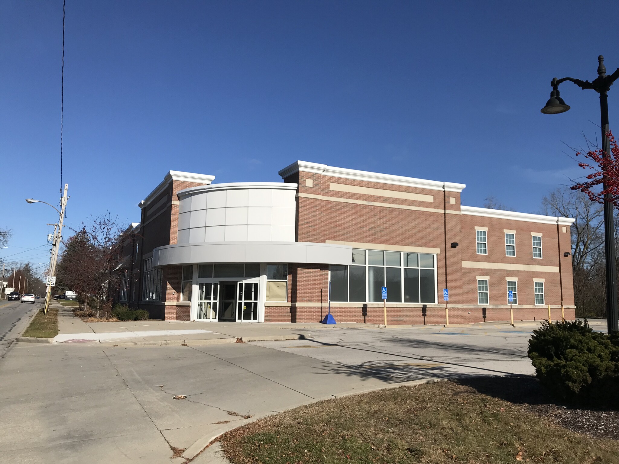 6484 Monroe St, Sylvania, OH for lease Building Photo- Image 1 of 2