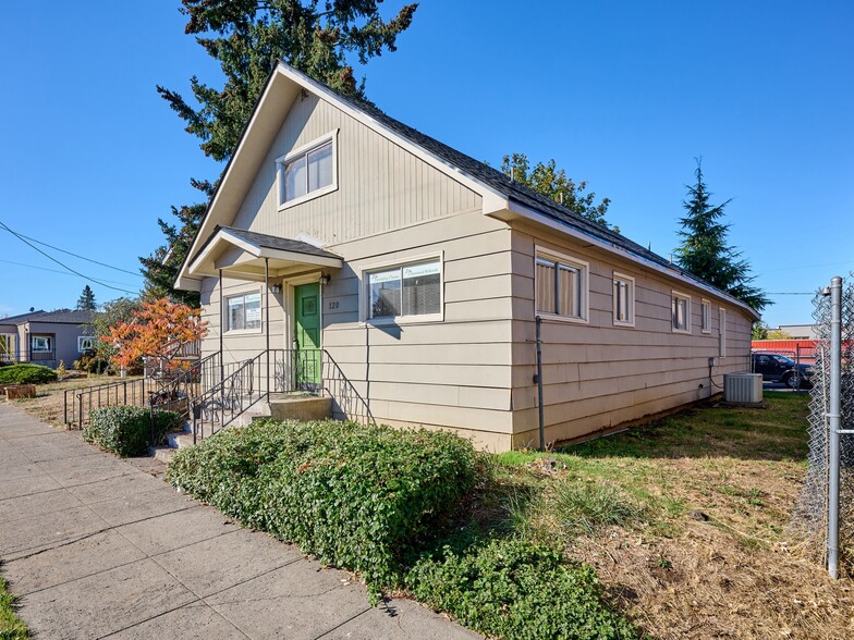 122 Engle Ave, Molalla, OR for sale - Building Photo - Image 3 of 41