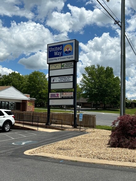 1020 Jefferson Hwy, Staunton, VA for sale - Building Photo - Image 2 of 8