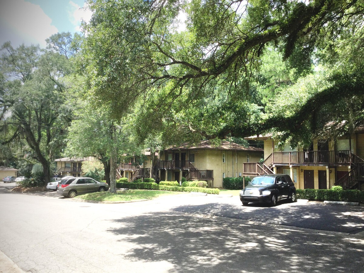 23032316 Columbia Ct, Tallahassee, FL 32304