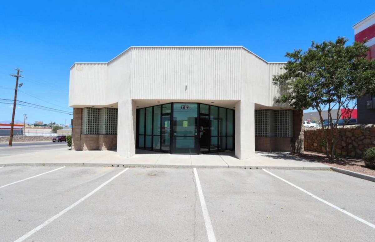 11325 Pellicano Dr, El Paso, TX 79936