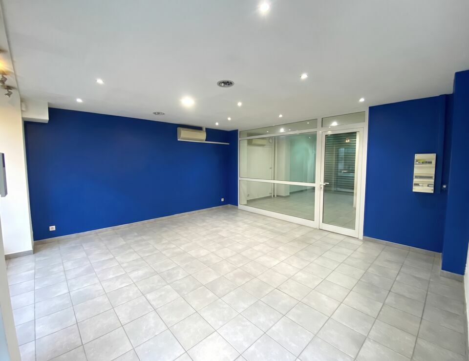 Retail in Nice for sale Building Photo- Image 1 of 6