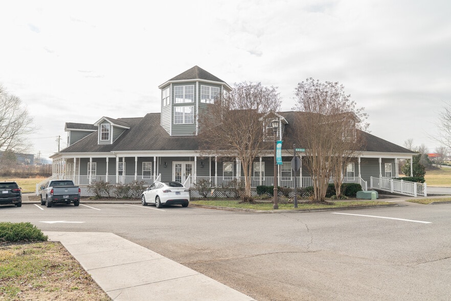 130 Willowcreek Blvd, Sweetwater, TN for sale - Building Photo - Image 1 of 44
