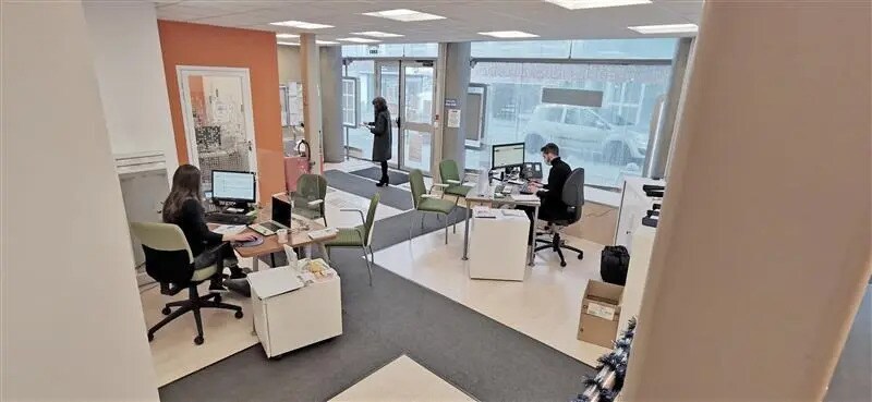 Office in Saint-Brieuc for lease - Interior Photo - Image 2 of 7